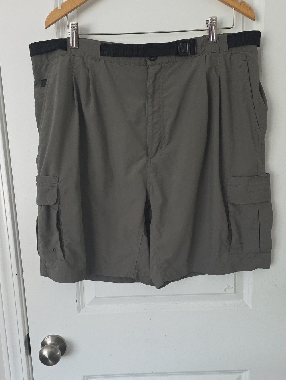 Bass Pro Shops World Wide Sportsman  Utility Shorts Including Adjustable XXL